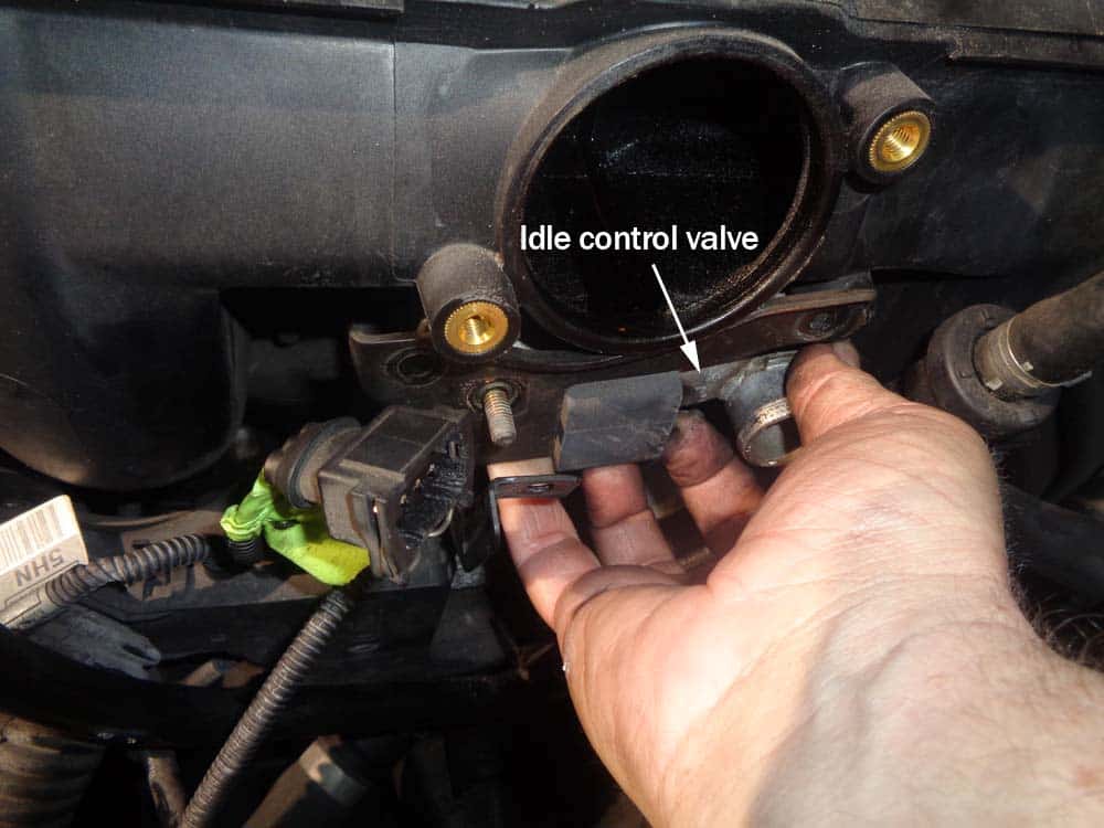 See U046D repair manual